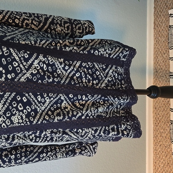 NWT*LUCKY BRAND Navy long sleeve tunic Lace inset white patterned. LARGE - Picture 3 of 11